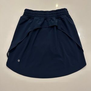 Lululemon skirt, size 6